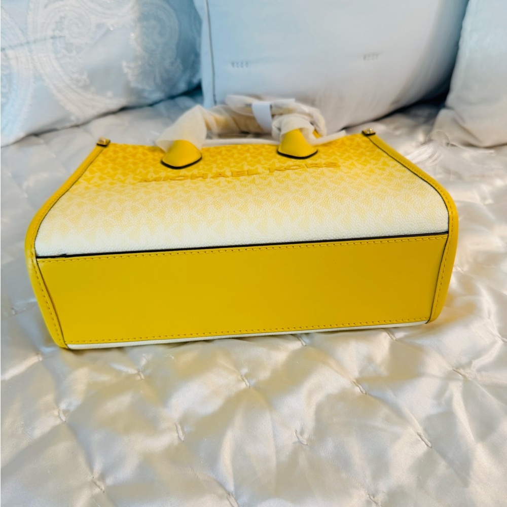 Michael Kors Yellow Ombre Signature Satchel NWT - Picture 4 of 5
